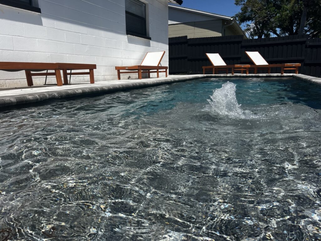 Custom pool with fountain closeup | Winway Pools